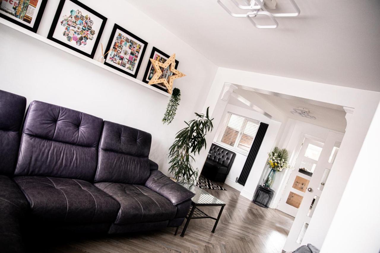 Inviting 3-Bed House In מנצ'סטר מראה חיצוני תמונה